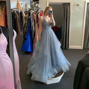 Brand new prom dress, never worn!